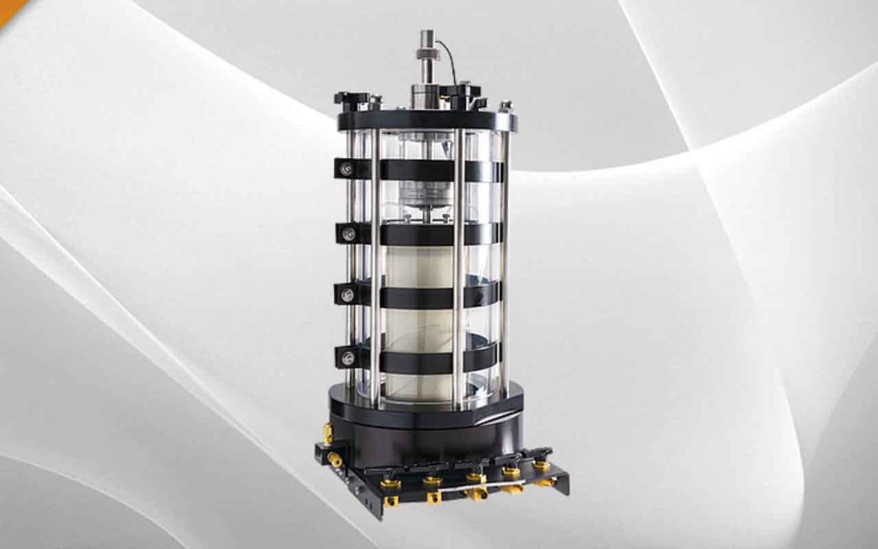 High-Pressure Triaxial Cell